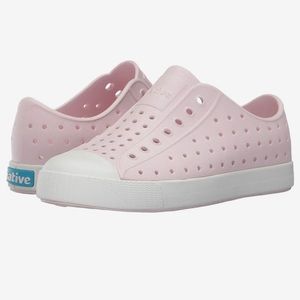 Natives Shoes Big Kids Jefferson in Milk Pink / Shell White